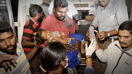 인도 힌두교 음식 먹은 어린이 등 11명 죽고 90여명 입원