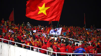 [속보] 베트남, 말레이에 환상 발리슛 1-0…‘박항서 매직’ 시동