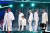 그룹 방탄소년단이 14일 홍콩 아시아 월드 엑스포 아레나에서 열린 &#39;2018 엠넷 아시안 뮤직 어워즈&#39;(MAMA)에서 공연을 펼치고 있다. [CJ ENM =연합뉴스]