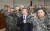 정경두 국방장관(가운데)이 5일 서울 용산 국방부 청사에서 열린 전군주요지휘관회의에서 국민의례를 하고 있다. 오종택 기자