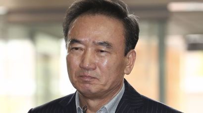 ‘여직원 성추행’ 최호식 전 회장 징역 1년 6개월 구형