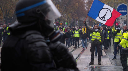 “힘들어서 못 하겠다”…프랑스 경찰들까지 거리 시위 동참