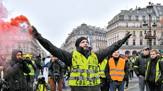 [강찬수의 에코파일] 프랑스 노란조끼 시위 뒤에는 탄소세 있었다