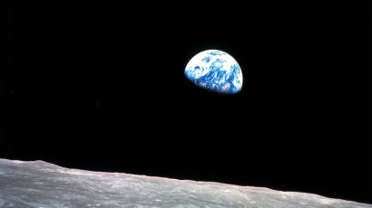 [서소문사진관] 아폴로 8호 달 도착 50년, 달 충돌구 이름 지어