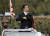 아베 신조 일본 총리가 지난 10월 14일 사이타마현의 육상자위대 아사카(朝霞) 훈련장에서 열린 자위대 사열식에 참석하고 있다.  [교도=연합]