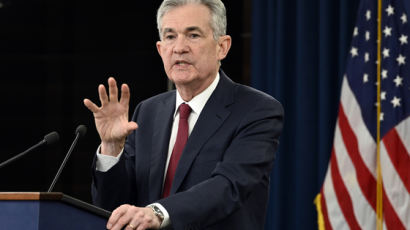 끝내 기준금리 인상한 Fed, 시장은 "비둘기 사라졌다"