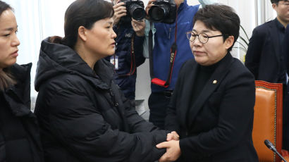 故김용균씨 母 “정부가 죽인 것” 임이자 “기간보다 내용이 중요”