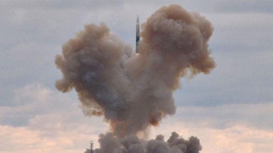 푸틴이 자랑한 新전략미사일 '아방가르드' 시험발사 성공