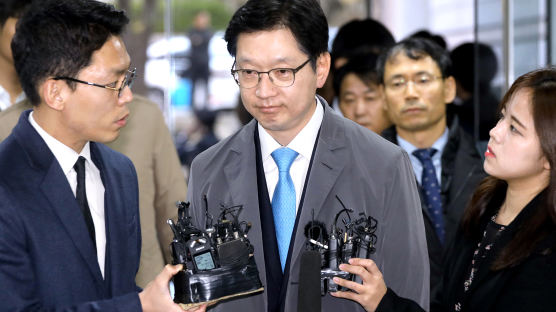 특검 ‘드루킹 공모’ 김경수에 징역 5년 구형…“일탈한 정치인” 