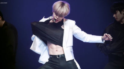 JIMIN Shows Off His Abs at KBS Song Festival!!