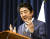 아베 신조(安倍晋三) 일본 총리는 1일 &#34;새해는 &#39;일본의 내일을 열어 가는&#39; 한 해로 만들 것이며, 그 선두에 서겠다&#34;고 말했다.[연합뉴스]
