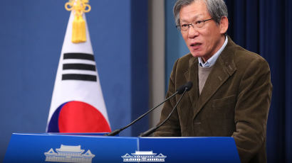 박영선 “대신 퇴근길 시민 만나는 광화문 대통령 보여주길”