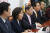 나경원 자유한국당 원내대표(왼쪽 두 번째)가 7일 비상대책회의에 참석해 발언하고 있다. 오종택 기자