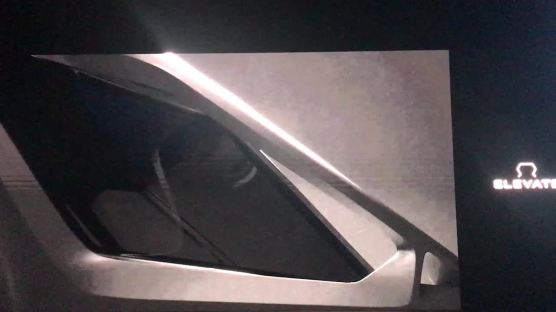 [CES 동영상] 도로 달리던 차, 계단에서 걸었다···현대차 '엘리베이트'