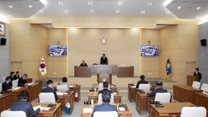 예천군의회 해외연수 심사 회의 '엉터리'…매년 같은 질의응답