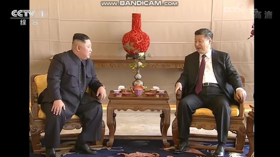 시진핑 말하고 김정은 받아적는 모습 강조한 중국 CC-TV