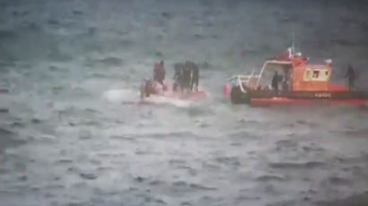 욕지도 인근 갈치잡이 어선 전복…승선 14명 중 12명 구조·2명 실종