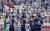 일본 축구대표팀 선수들이 10일 열린 아시안컵 조별리그 1차전 투르크메니스탄과의 경기에서 후반 오사코 유야의 골이 터진 뒤 자축하고 있다. [AP=연합뉴스] 