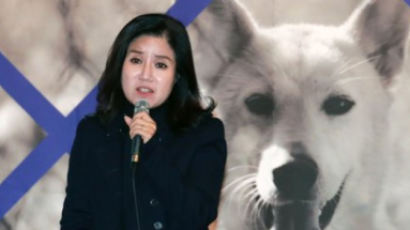 케어 측 “내일 기자회견 연기…박소연 거취 포함, 한꺼번에 대응”