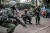 케냐 경찰 요원들이 나이로비 호텔 테러 현장에서 진압작전을 펼치고 있다. [AFP=연합뉴스] 
