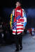 프랑스 럭셔리 브랜드 루이비통의 2019년 가을겨울 남성복 컬렉션 쇼 무대에 선 모델. 가슴 부분에 태극기가 큼지막하게 사용된 셔츠를 입고 등장했다. [사진 연합뉴스] 