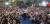 2017년 4월 30일 문재인 당시 더불어민주당 대선후보가 서울 서대문구 신촌에서 열린 유세에서 시민들을 향해 손을 들어 인사하고 있다.