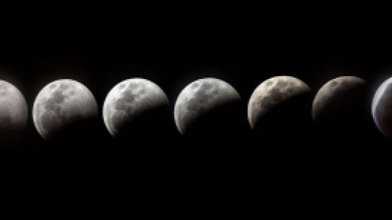 [서소문사진관]세계 곳곳에서 관측된 '붉은 보름달'의 정체는?