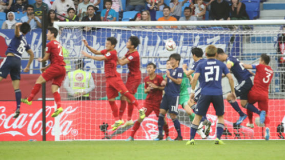 'VAR 행운+꽝하이 아깝다'...박항서호, 일본과 전반 0-0