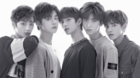 First TXT Group Shot Revealed! Each Member Post a Greeting on Twitter 