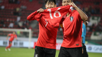한국, 카타르전에 붉은 유니폼 입고 뛴다