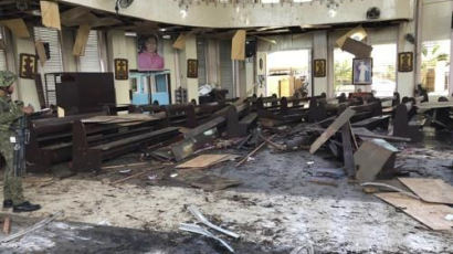 필리핀 남부 성당서 연쇄폭발…"최소 20명 사망·111명 부상"