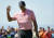 타이거 우즈가 28일 열린 PGA 투어 파머스 인슈어런스 오픈 최종 라운드에서 버디를 성공한 뒤 주먹을 불끈 쥐고 있다. [AFP=연합뉴스]
