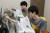 서울지방병무청에서 병역판정검사 대상자들이 혈압측정을 하고 있다. 우상조 기자