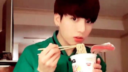 The Food That Made JUNGKOOK Almost Die (And Yet He Still Ordered It LOL)