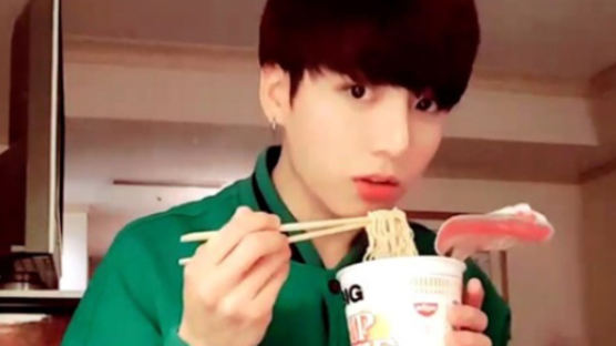 The Food That Made JUNGKOOK Almost Die (And Yet He Still Ordered It LOL)