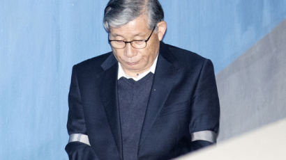 MB정부 '댓글공작' 배득식 前사령관 징역 6년 구형