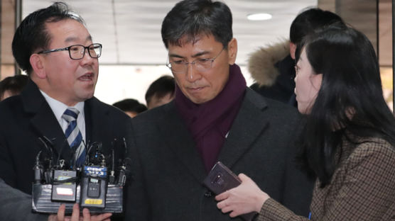 "안희정 유죄" 홍동기 판사, 성폭력상담소가 뽑은 우수 법관