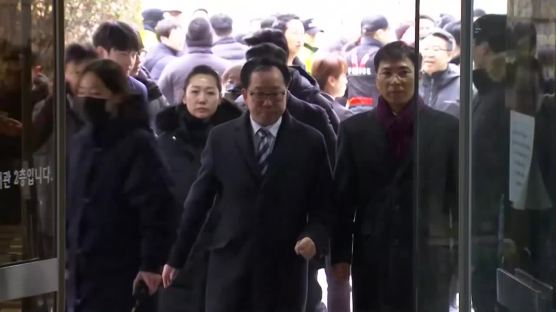 [속보]'비서 성폭력' 안희정, 2심서 징역 3년6개월 법정구속
