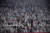  아랍 에미리트 축구팬들이 지난 달 29일(현지시간) 자예드 스타디움에서 열린 카타르와의 경기를 지켜보 있다. 이날 카타르 관중은 보이지 않았다. [AP=연합뉴스]