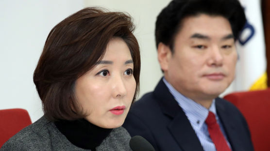 민주, ‘김경수 구하기’ 집중…한국 “언제 대선불복이라고 했나?”