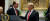 도널드 트럼프 미국 대통령(오른쪽)과 데이비드 맬패스 미 재무부 차관