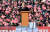 김진태 자유한국당 의원이 지난 1월 23일 서울 여의도 국회 본청 계단에서 지지자들의 책임당원 입당원서를 앞에 두고 당 대표 출마 선언 기자회견을 하고 있다. 뉴스1