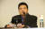 민간인 사찰의혹을 제기한 김태우 전 수사관이 10일 오전 서울 여의도 국회 의원회관에서 기자회견을 갖고 있다. [뉴스1]