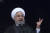 하산 로하니 이란 대통령이 이란 이슬람혁명 40주년을 맞아 테헤란 아자디 광장에서 기념 연설을 하고 있다. 그는 이 자리에서 ’이란군은 다양한 무기와 탄약 공급을 자급자족하고 있다. 미사일을 만들 권한은 어떤 누구한테도 승인받지 않는다“고 말했다. [AP=연합뉴스]