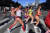  미국 시민들이 9일(현지시간) 큐피드 언디 런 행사에 참가해 속옷 차림으로 거리를 달리고 있다. [AFP=연합뉴스]