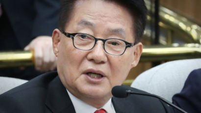 박지원 "'5·18 폄훼' 한국당, 전두환 망령에 갇혔다"