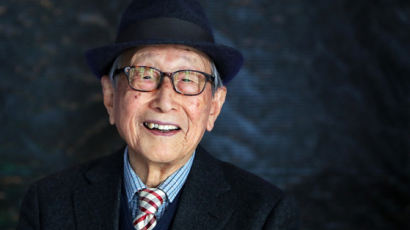 100세 철학자 김형석 "돈 안고 살면 인격을 잃는다"