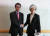 강경화 외교부 장관과 고노 다로 일본 외무상이 15일(현지시간) 독일에서 한일 외교장관 회담을 갖고 악수하고 있다. [연합뉴스]