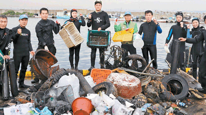 [시선집중] 10년간 해양쓰레기 1500t 수거···바다 생태계 지킴이 떴다