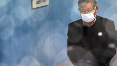 '軍 댓글 공작' 배득식 전 기무사령관 징역 3년 선고